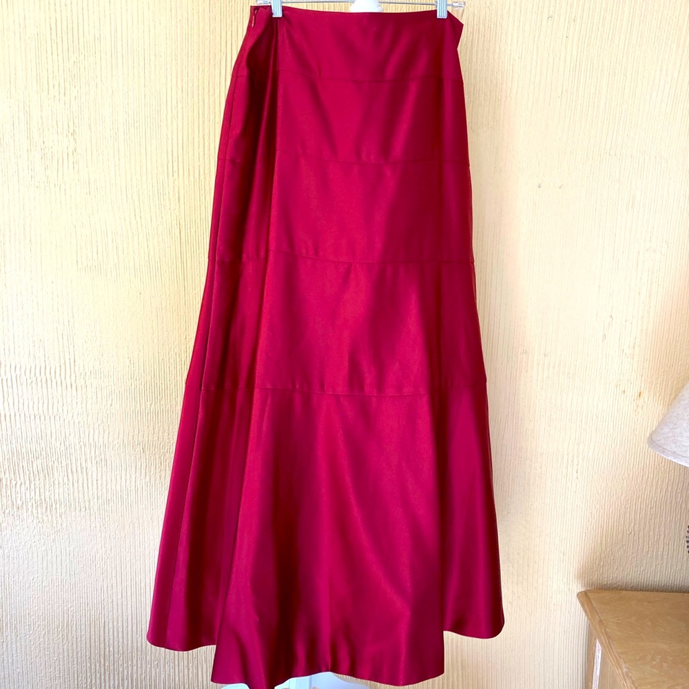 BCBG LONG SKIRT WITH PETTICOAT